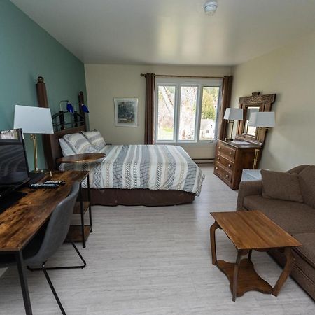 Auberge Beausejour Les Eboulements Екстер'єр фото
