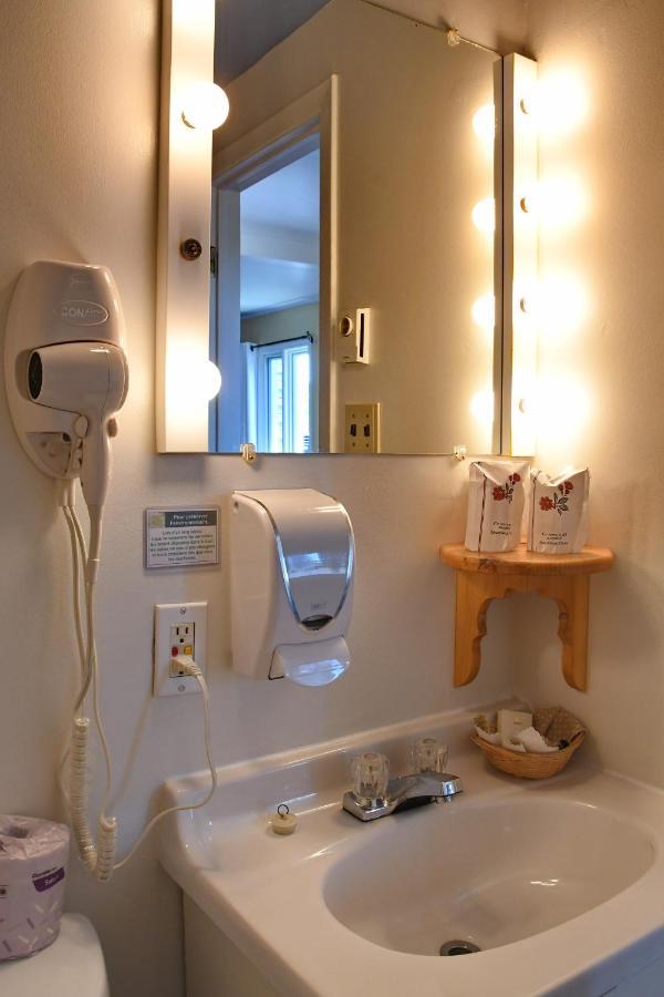 Auberge Beausejour Les Eboulements Екстер'єр фото