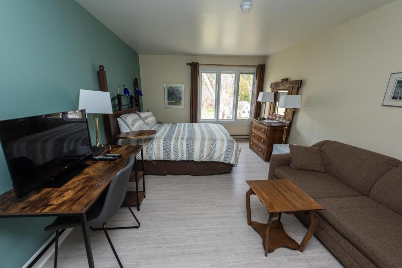 Auberge Beausejour Les Eboulements Екстер'єр фото