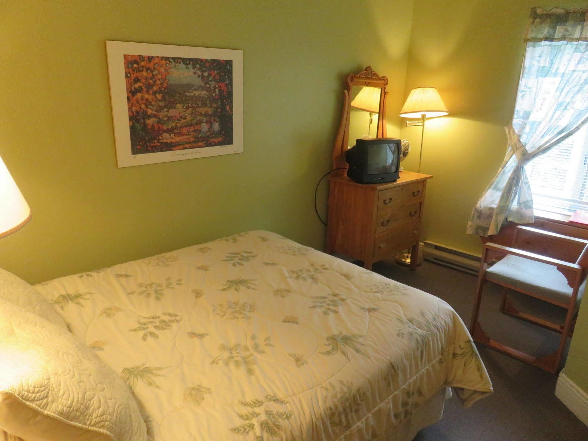 Auberge Beausejour Les Eboulements Екстер'єр фото