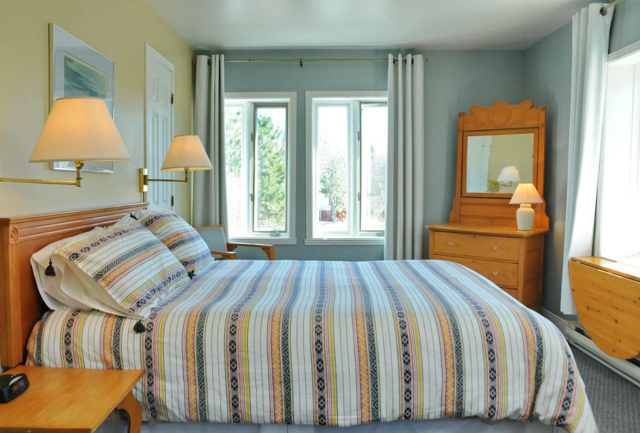 Auberge Beausejour Les Eboulements Екстер'єр фото